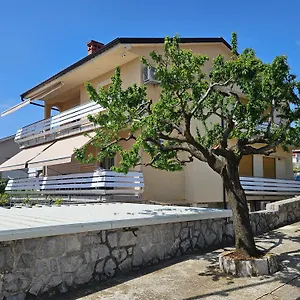  Apartment Pavlovic